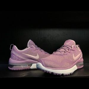 NIKE Women’s sneakers